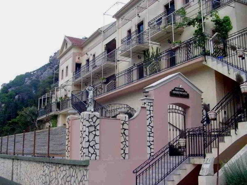 Aristotelis Apartments Frikes Екстер'єр фото