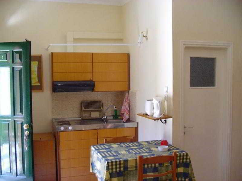 Aristotelis Apartments Frikes Екстер'єр фото