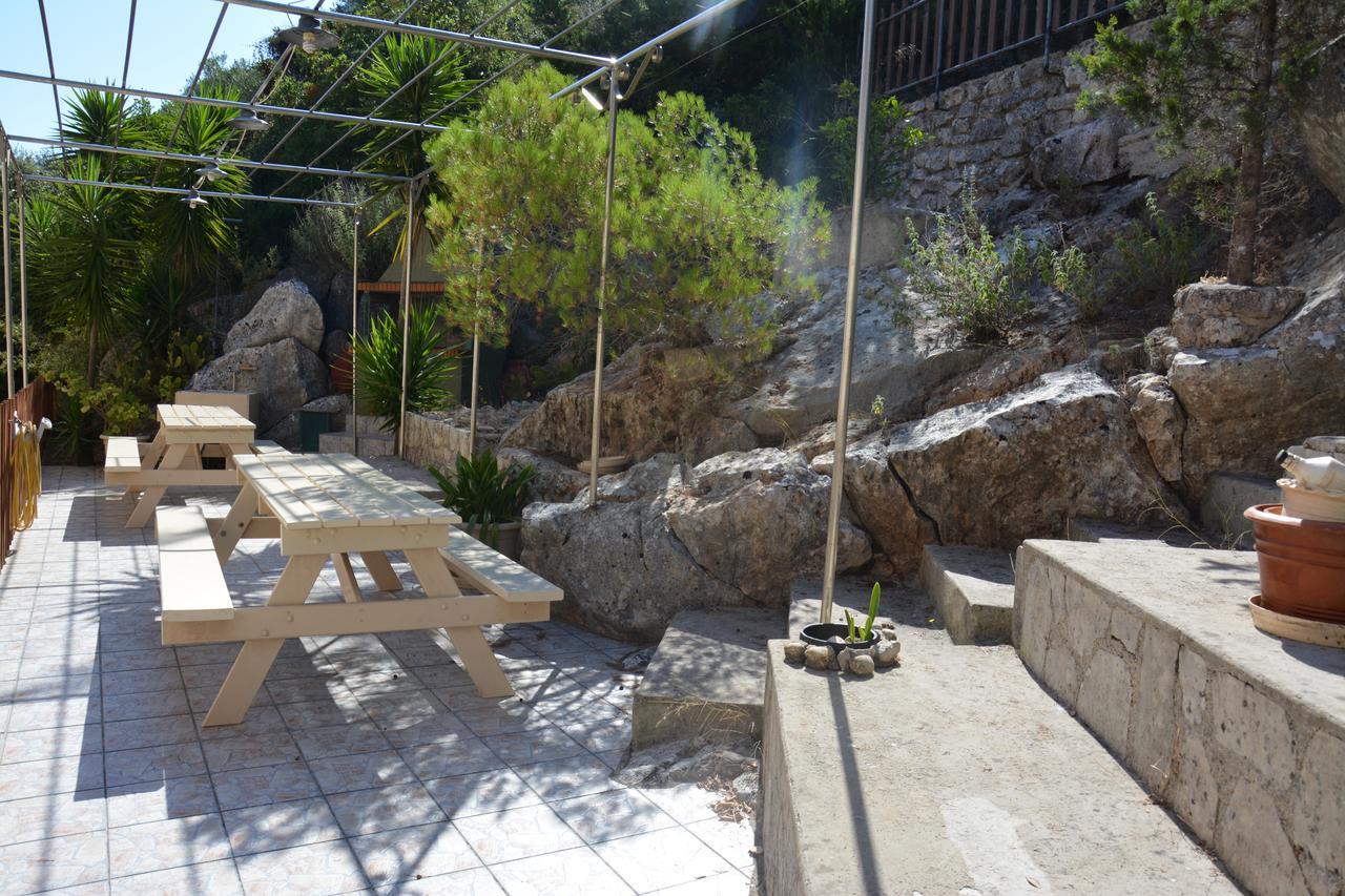 Aristotelis Apartments Frikes Екстер'єр фото