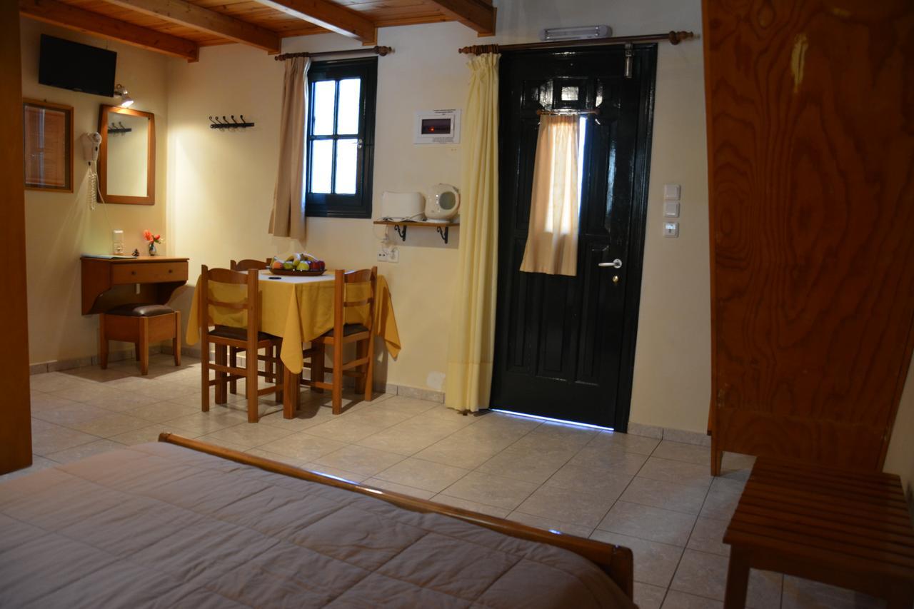 Aristotelis Apartments Frikes Екстер'єр фото