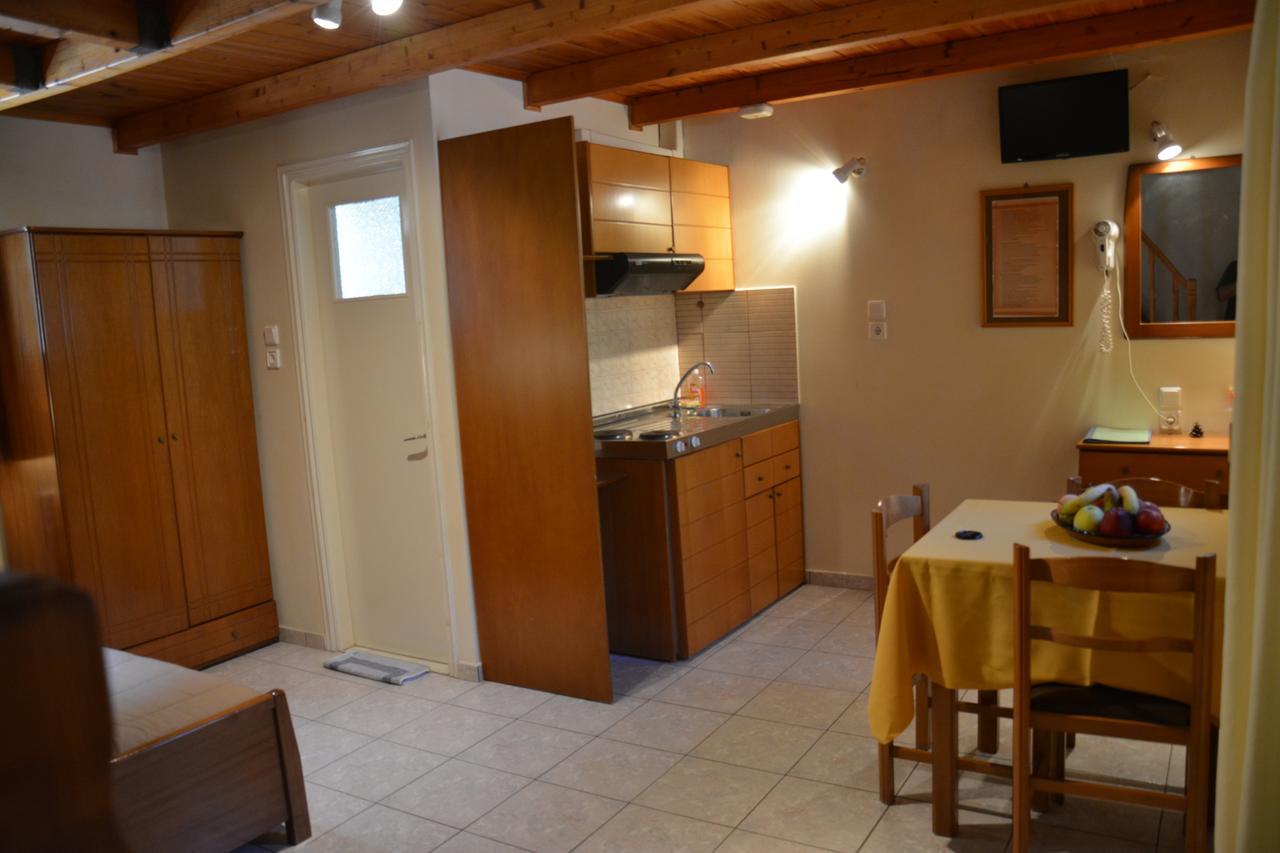 Aristotelis Apartments Frikes Екстер'єр фото