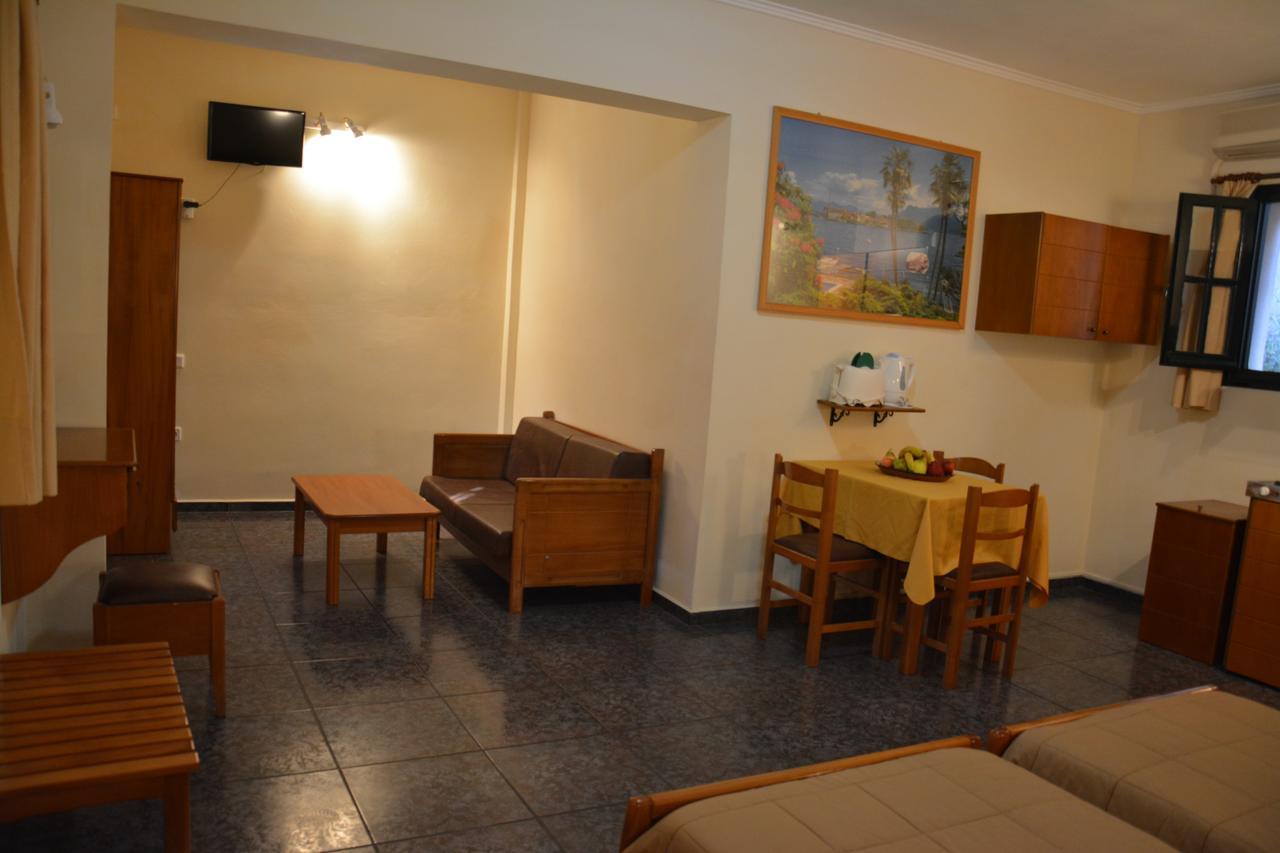 Aristotelis Apartments Frikes Екстер'єр фото